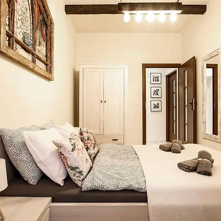 2-Room Apartment With Kitchen, Heart Of Cracow Old Town Kraków Zewnętrze zdjęcie